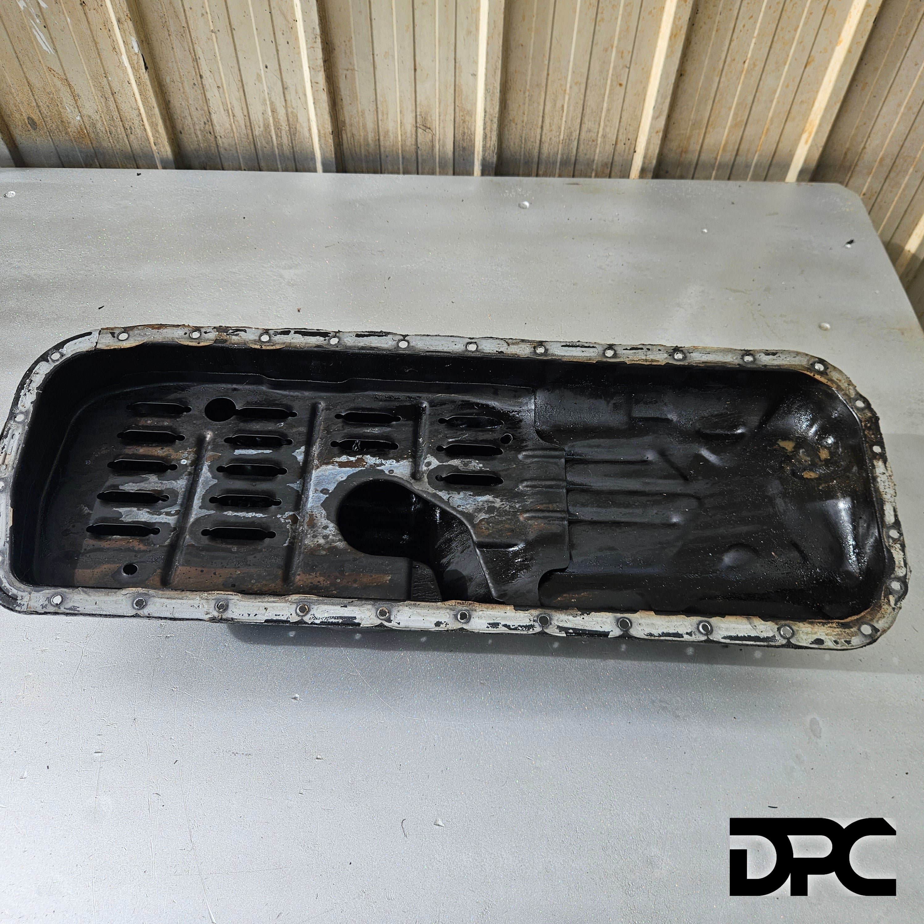 RB30 2WD Oil Pan Sump - 11110-V5000 (Used) photo 1 of 1